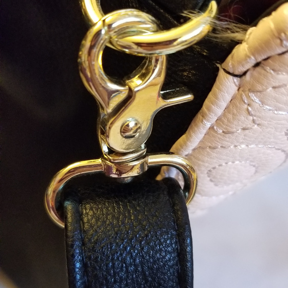 *SOLD* Betsey Johnson Satchel +Makeup Bag Pink - Picture 6 of 8